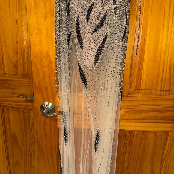 Jovani Beaded Prom Dress size 8 - Picture 9 of 9